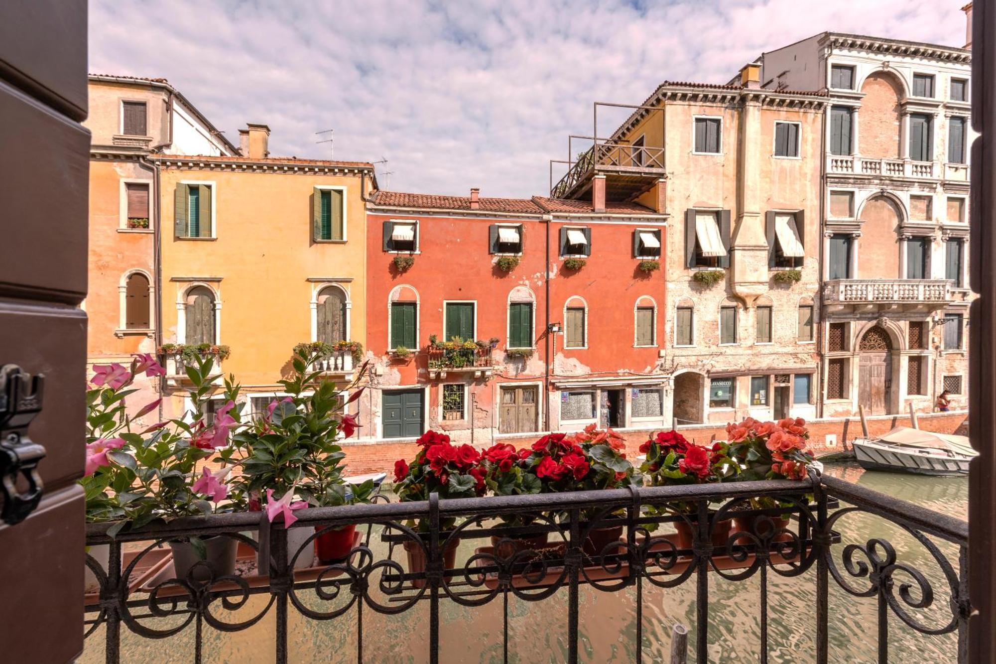 Ca' Dei Carmini Apartment Venice Room photo